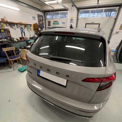 Montáž záznamové kamery Mio Mivue 803 + smartbox IV do vozu Škoda Karoq