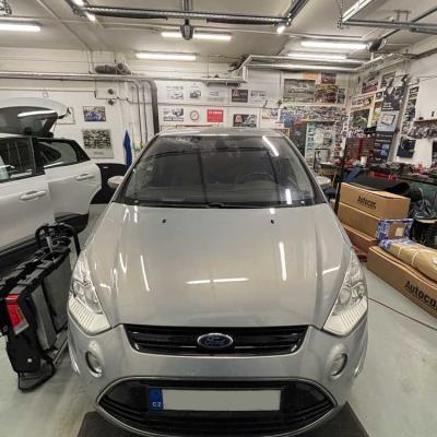 Montáž tažného zařízení Auto Hak + 7 PIN elektropřípojky do Ford S-Max