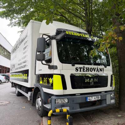 Montáž parkovacího bezdrátového setu do Man - kamera s monitorem obrazu a autorádia Pioneer s BT